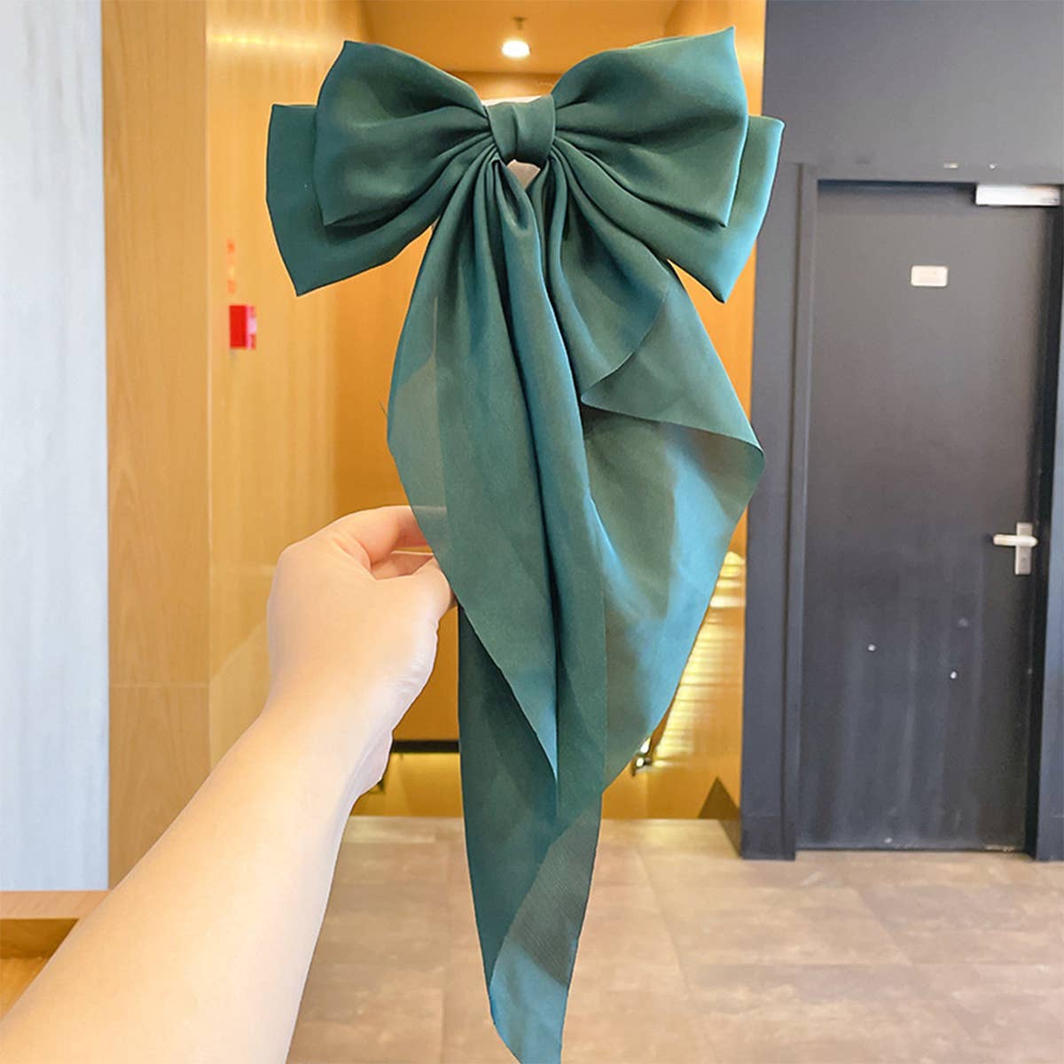 Long Tail Bow