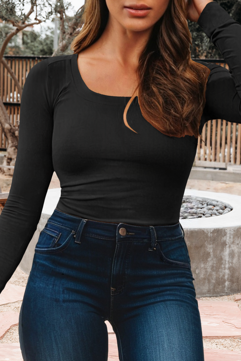 Long Sleeve Round Neck Fitted Top